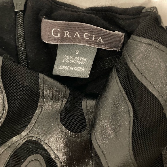 GRACIA Faux Black Leather Leopard Sheer Pattern Cap Sleeve Mock Neck Top Small - Picture 9 of 12